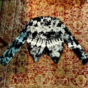 Long sleeve tye dye top: size M, barely worn.